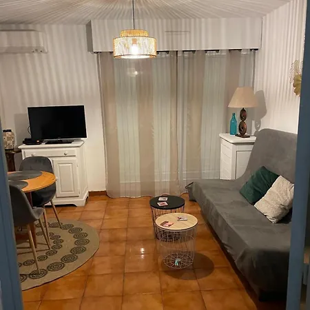 Cabine. Terrasse Apartment Le Lavandou